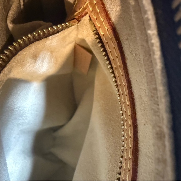 Louis Vuitton Brown and Tan Monogram Shoulder Bag - Picture 10 of 10